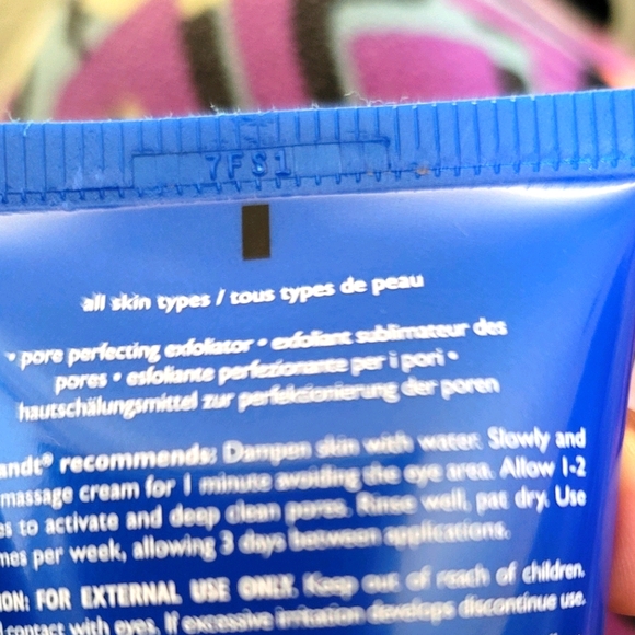 Dr. Brandt Microdermabrasion Exfoliator. - Picture 5 of 5